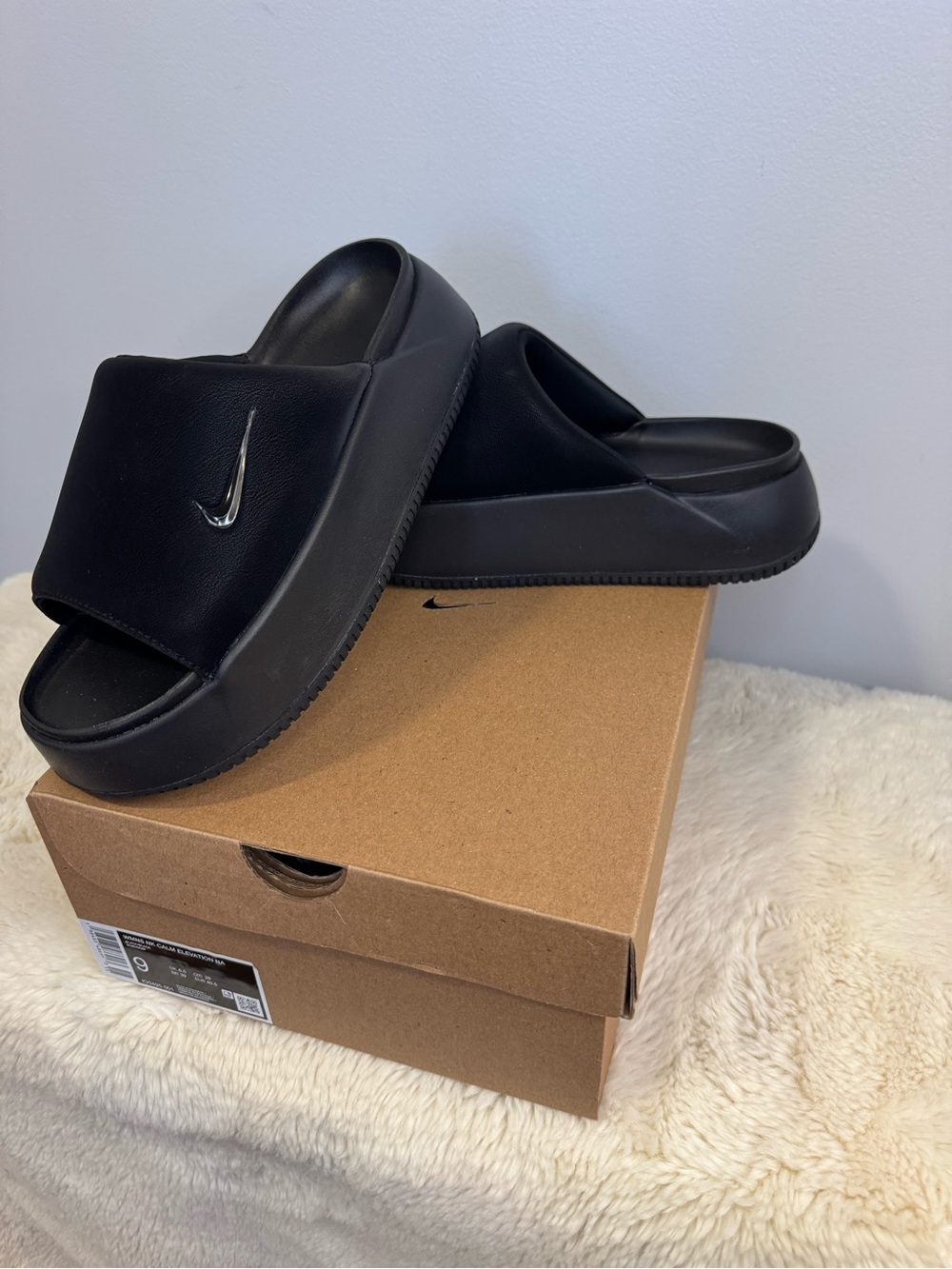 Nike Women’s Calm Elevation Slides